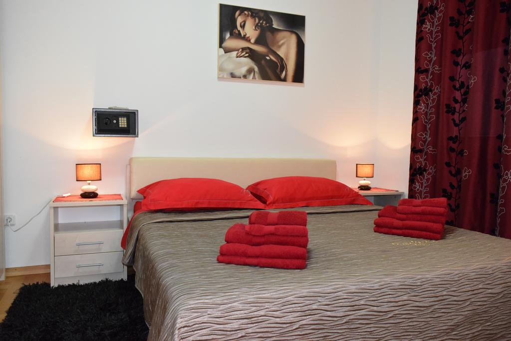 Apartments Mara ツレス 部屋 写真
