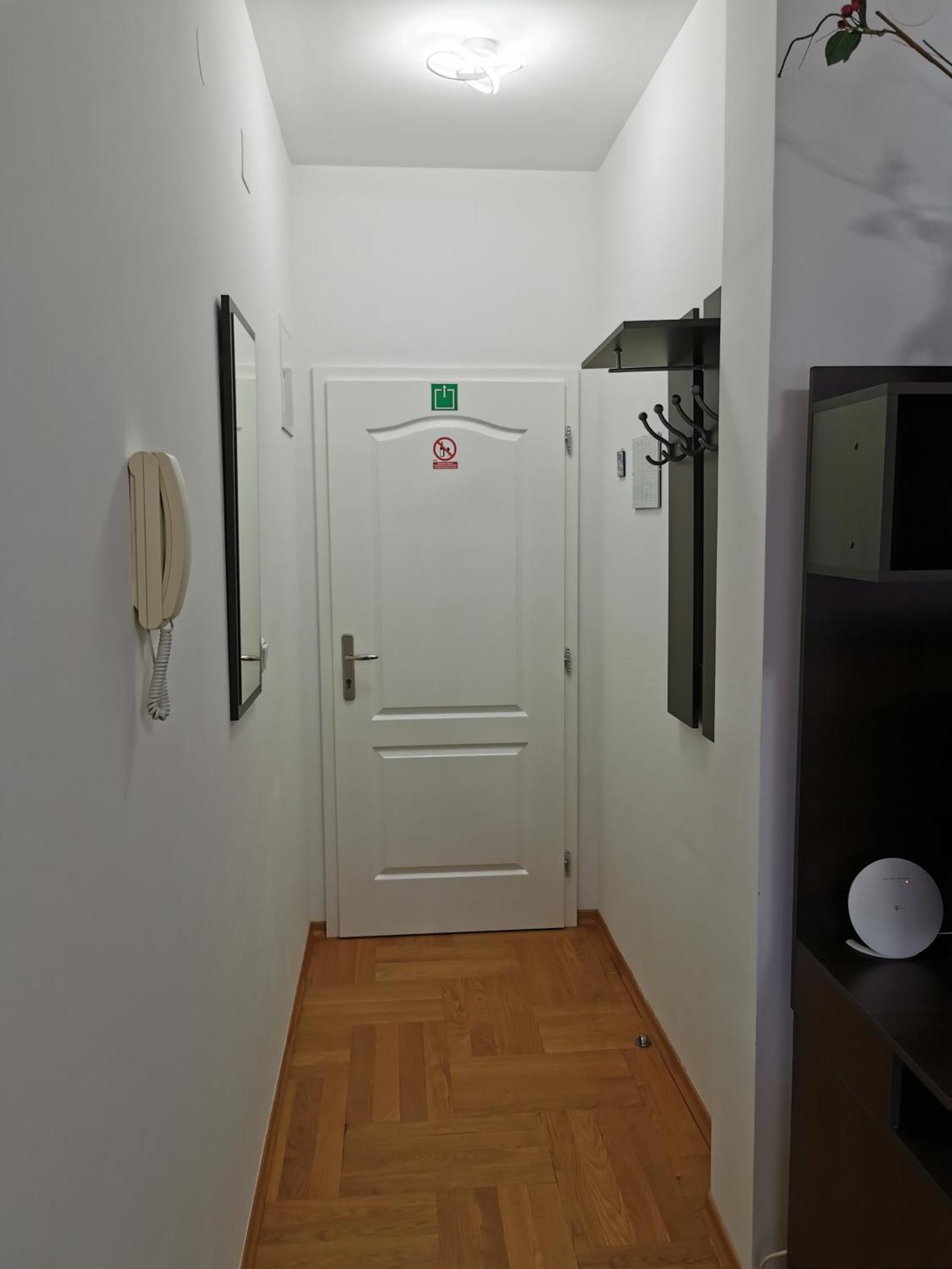 Apartments Mara ツレス エクステリア 写真