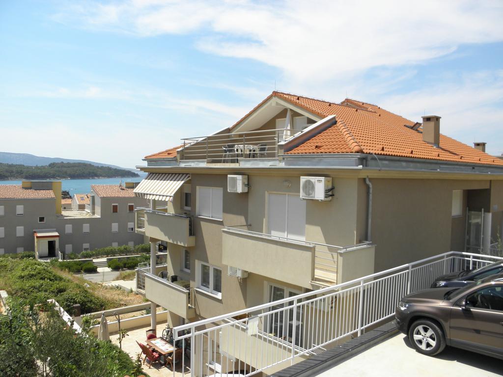 Apartments Mara ツレス 部屋 写真