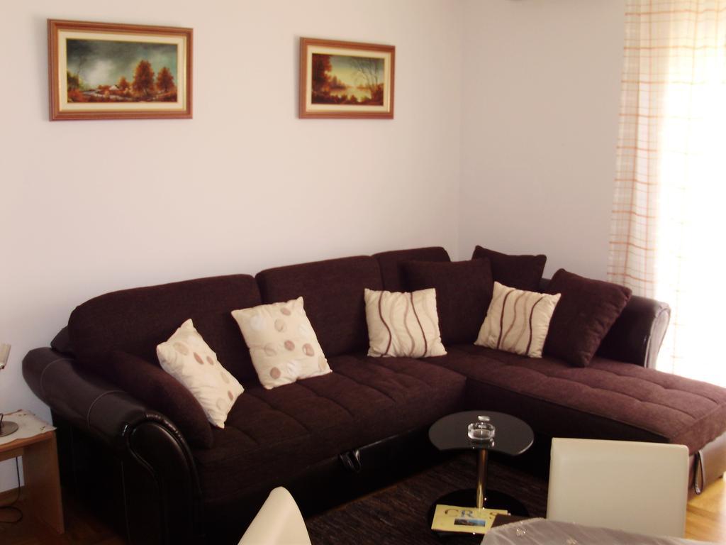Apartments Mara ツレス 部屋 写真
